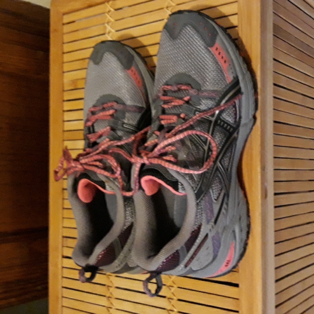 💗👟Asics Cute Gray & Pink Athletic Shoes Sz 8.5 - Picture 2 of 6